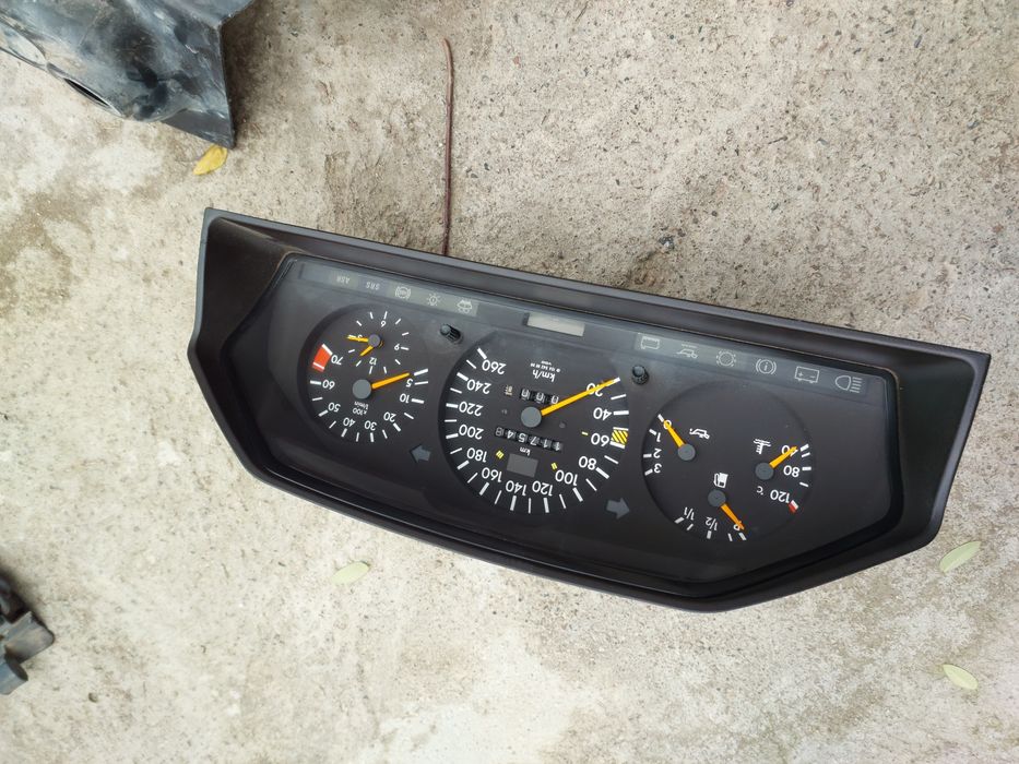 Мерседес w124  запчасти разные