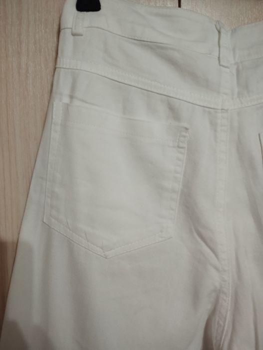 Джинсы на девочку отличном состоянии