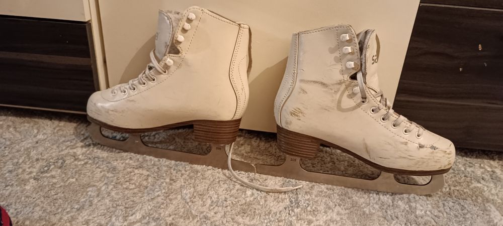 Коньки фигурные 35 размер