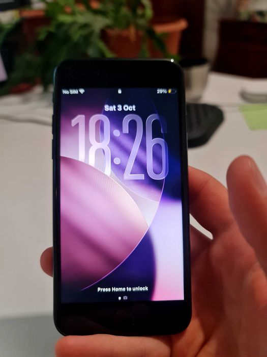 Iphone SE3 2022 (93% baterie, stare impecabila)
