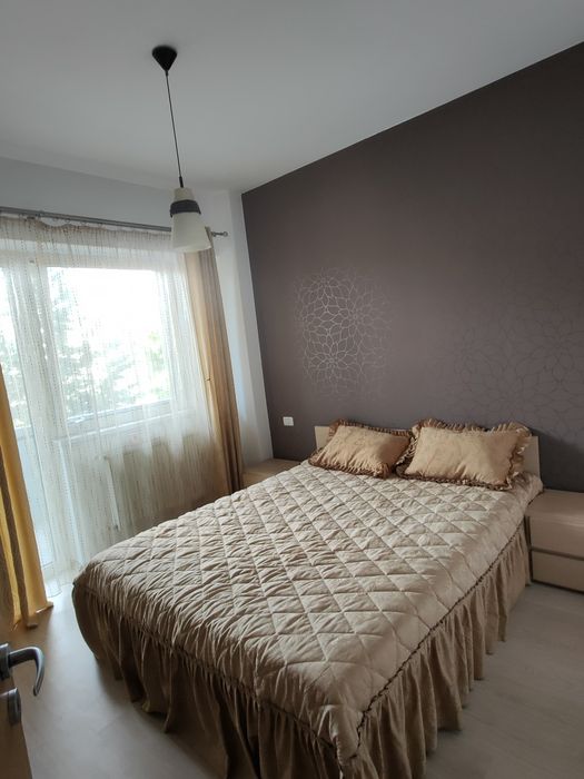 Vând apartament 3 camere