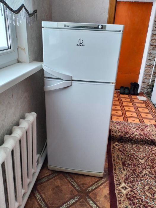 Продам холодильник