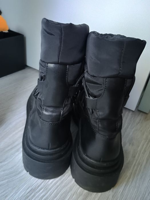 Vând botine damă tip puffer Mango
