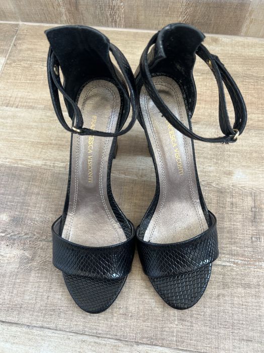 Елегантни сандали