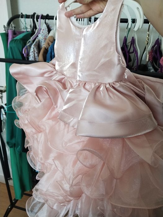 Продам платье на 1 год