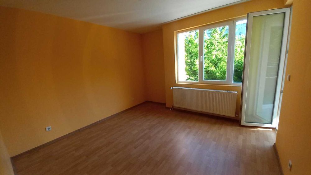 Дава се под наем Тристаен апартамент в Разград, Бели Лом - 100 кв.м за 300 € - Снимка #4