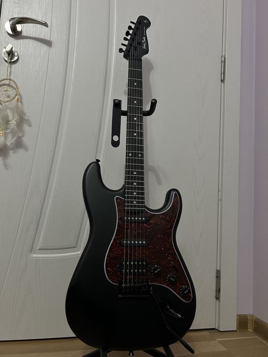 Китара Harley Benton ST-20HSS с усилвател Marshall MG10 Gold