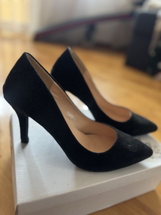 Черни токчета 38