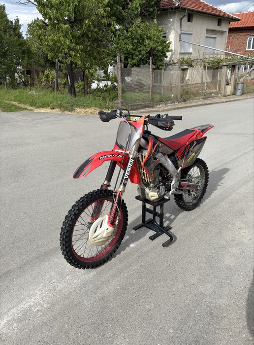 Продавам Honda crf250r