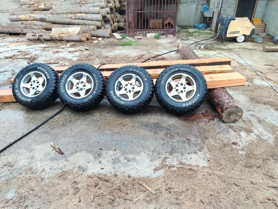 Гуми с джанти 235/75/15