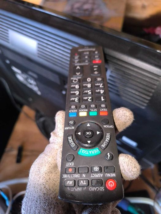 Телевизори Самсунг 40'' и Панасоник 32 ''