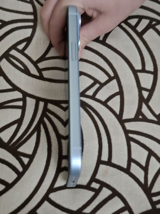 ПРОДАМ iPhone 15