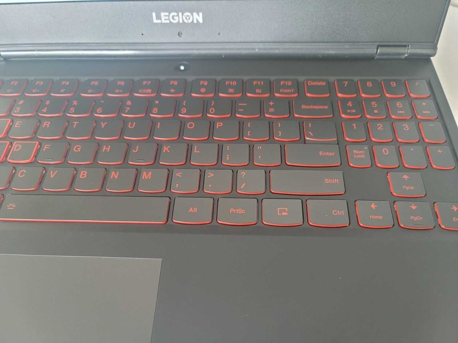 Lenovo Legion Y7000 - Проблем