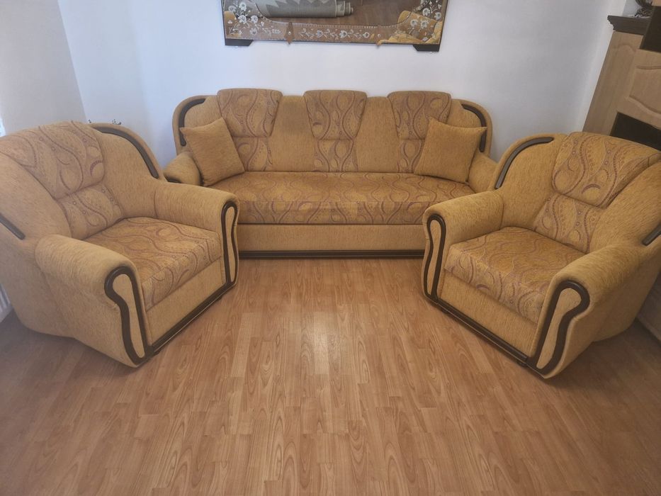 Canapea extensibilă + 2 fotolii – stare foarte bună