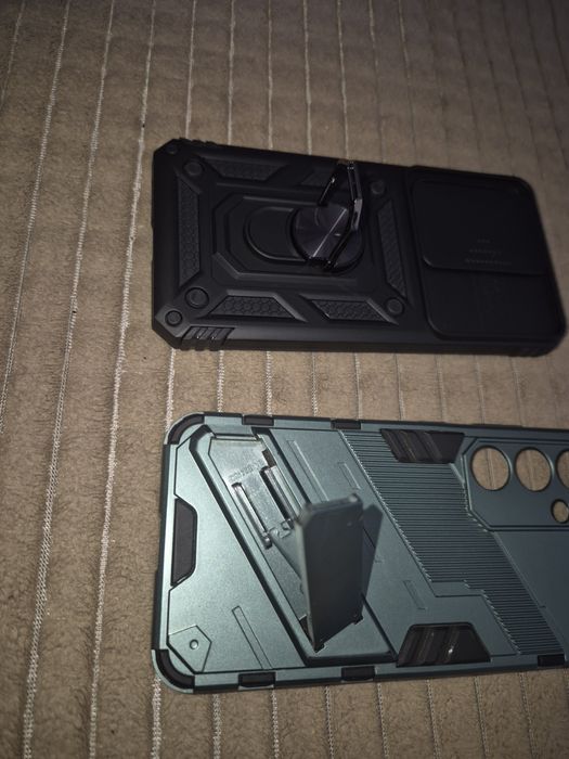 Продавам 3 калъфа за samsung s24