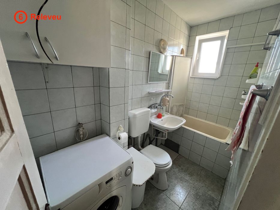 Vanzare Apartament 2 camere ultracentral (Bloc Unic, Magheru, Fara Risc Seismic)