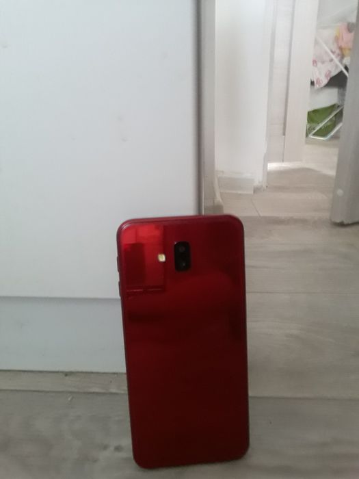 Телефон смартфон Samsung j6 plus