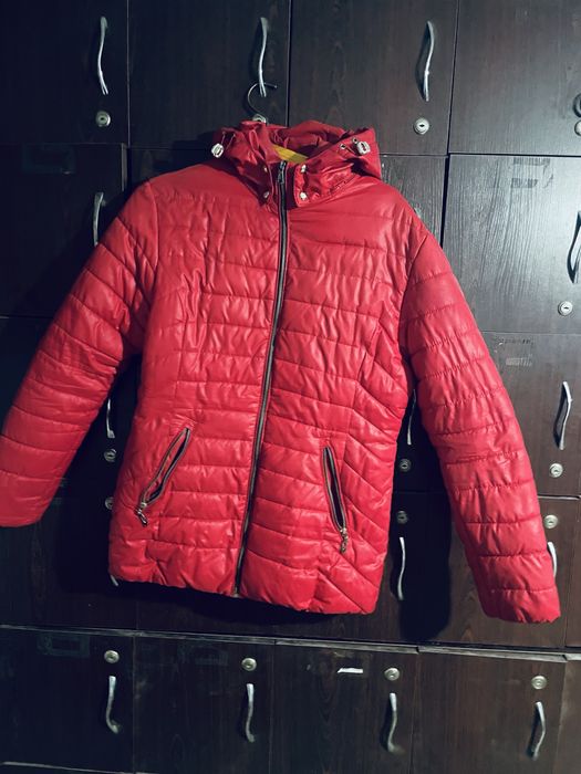 Продам куртку в хорошем состоянии