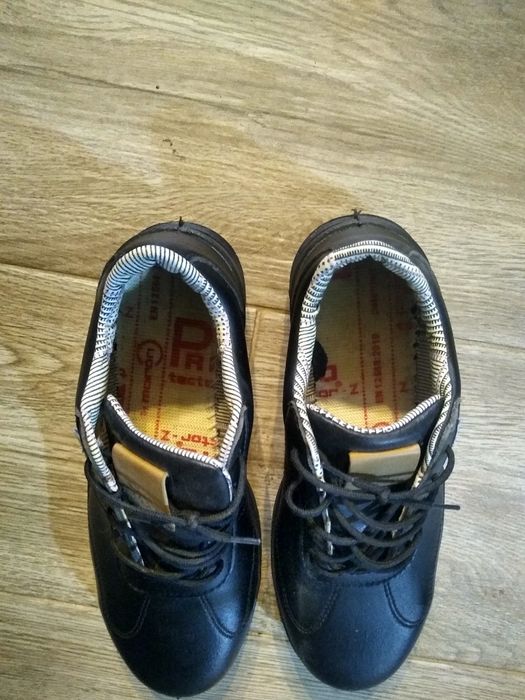 Pantofi pentru munca,mărimea 38.