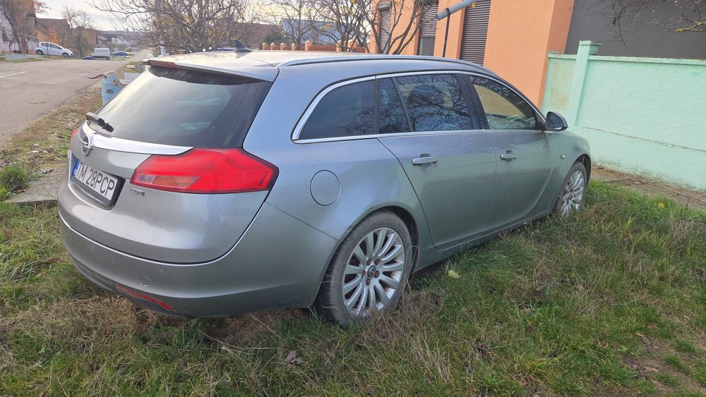 Opel insignia pentru dezmembrări