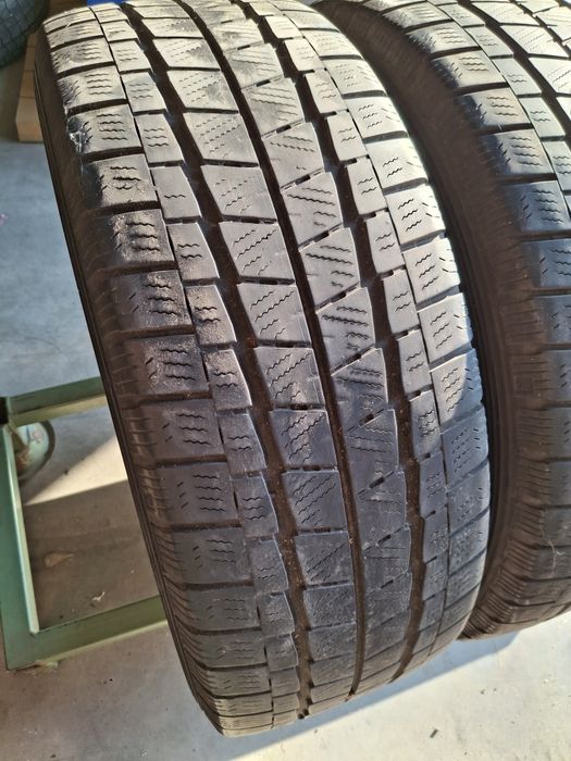 2 Anvelope M+S 235 65 r16C  Falken