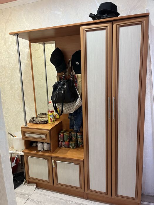 Прихожая б/у в хорошом состоянии