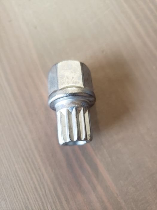 Секретен болт ключ за BMW E46, E90 и др.