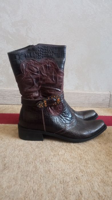 Продам зимние казаки