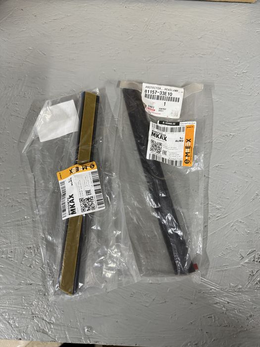 Уплотнители / резинки передних фар камри 70 / 75. Toyota Camry v70