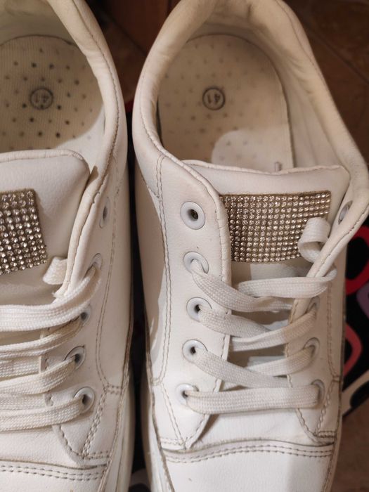 Дамски маратонки номер 41