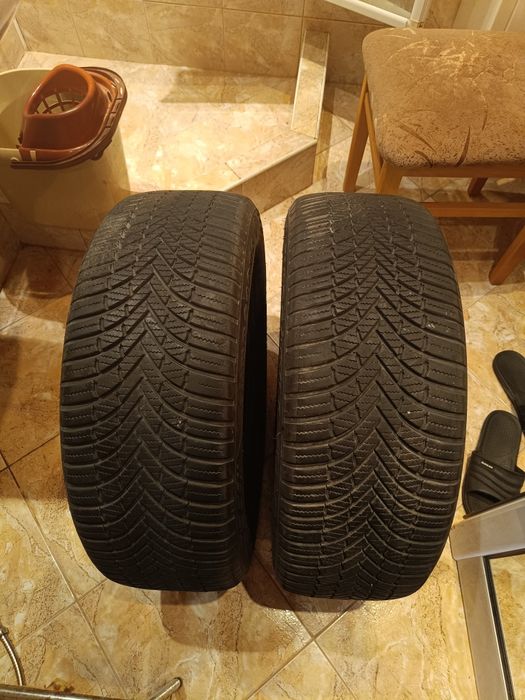 Всесезонни гуми Firestone 2броя.