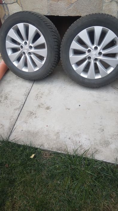 Алуминиева джанти със зимни и летни гуми