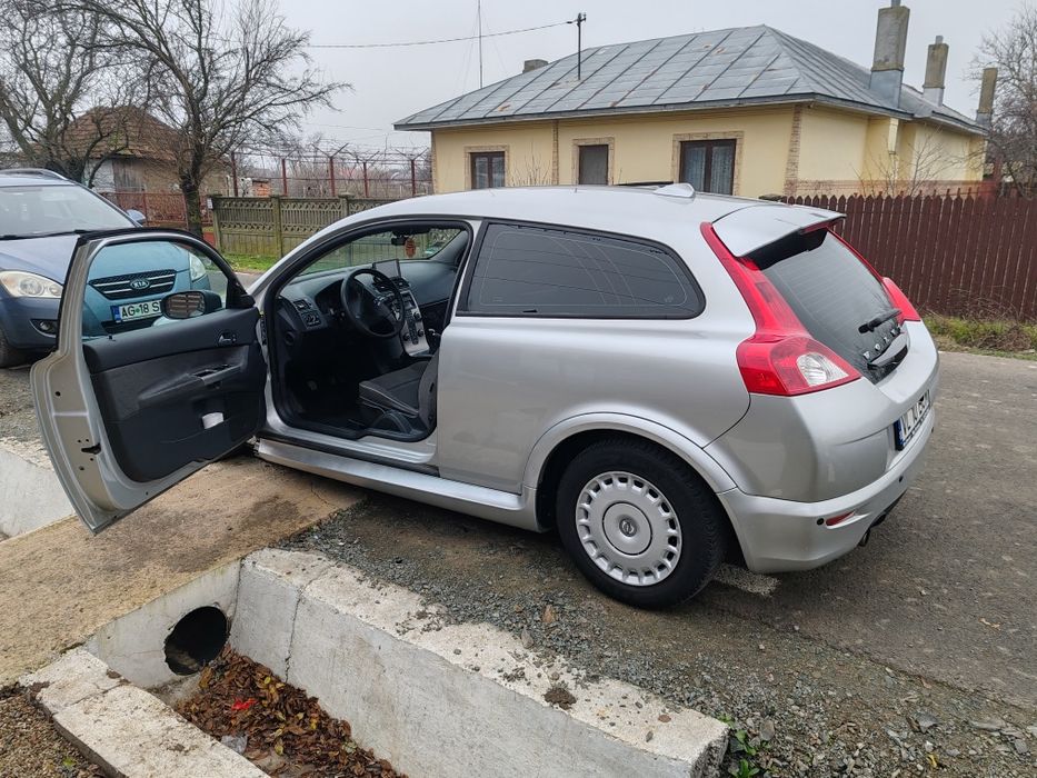Vând volvo c30 1.6
