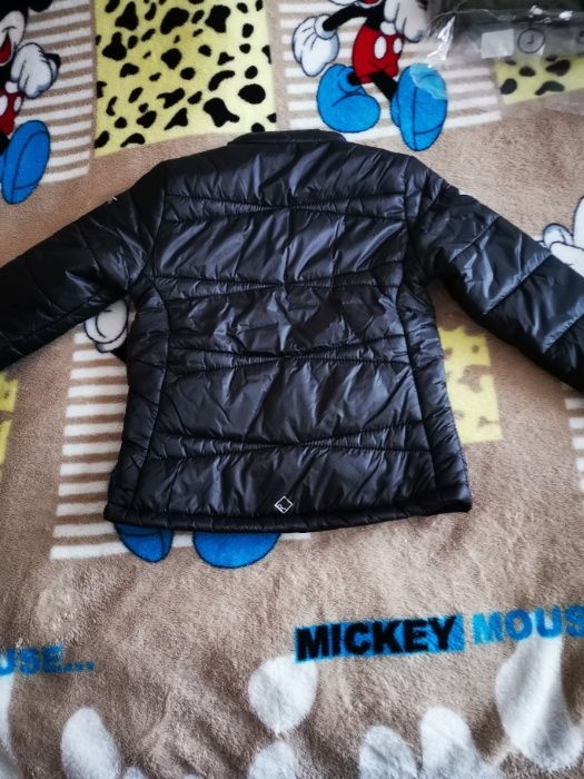 Яке Регата необличано