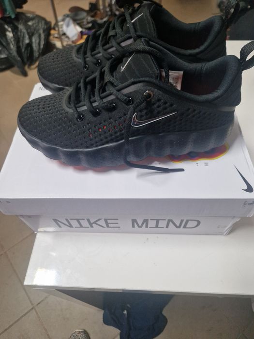 Vand Nike Mind ,nou cu eticheta nr 41 cu 26 cm