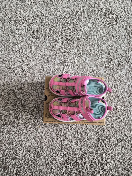 SKECHERS - маратонки и сандали