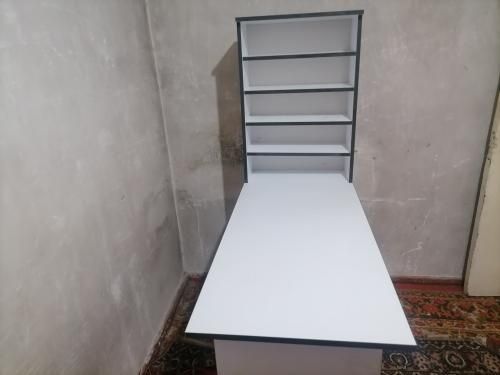 Маникурны стол и стул