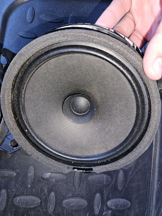 Boxe / difuzoare spate Toyota Corolla E210 .