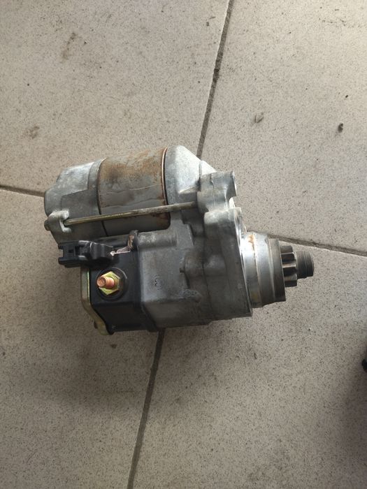 Продам стартер на 3 узет