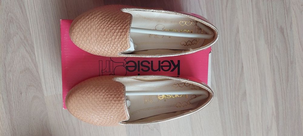 Sam Edelman, Bumbums, LCW Waikiki, HM, Disney Reserved