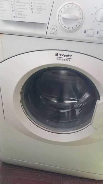 Ariston Hotpoint kir yuvish mashinasi. Mashina hozir ishlamayapti.