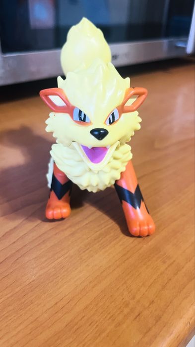 Pokemon Arcanine Deluxe Action