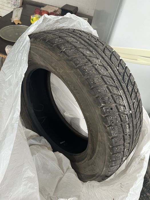 Продам зимние шины 215/60/16