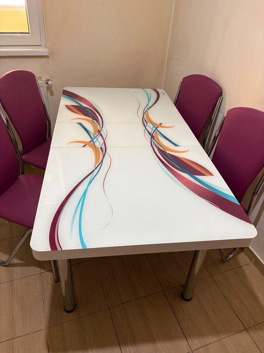 Masa sticla extensibila si 4 scaune