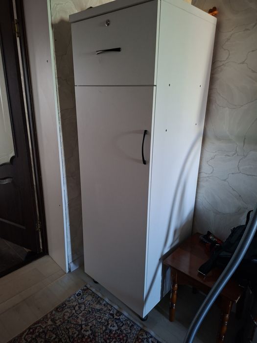 Продам пенал белого цвета