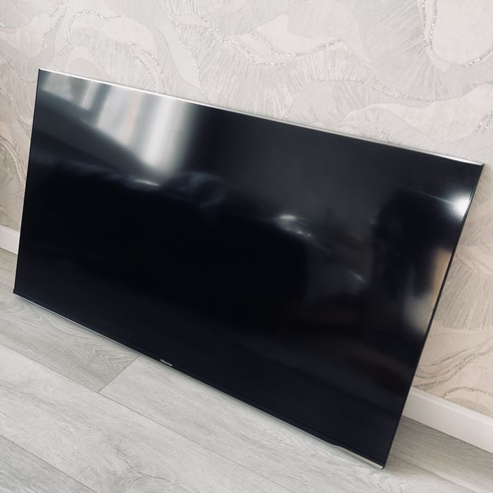 Телевизор  +  кранштейн