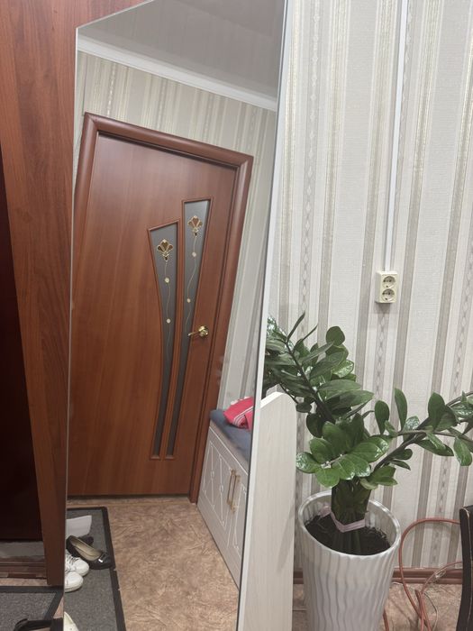 Продам зеркало  в отличном состояний