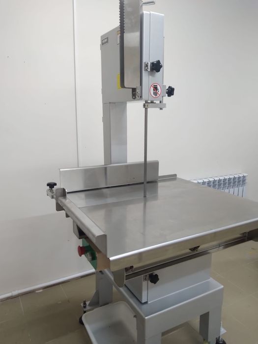 Пила напольная для резки мяса и костей со сдвижным(подвижным) столом