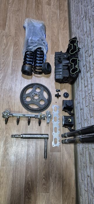 Продам запчасти на мерседес.