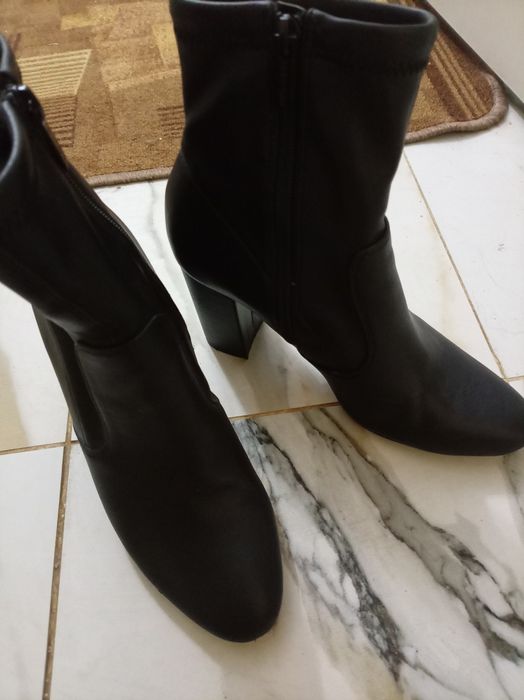 Botine mărimea 39